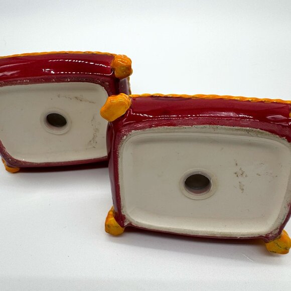 Ceramic Dog Cat Salt and Pepper Shakers Black and White on Red Pillow - Picture 6 of 9